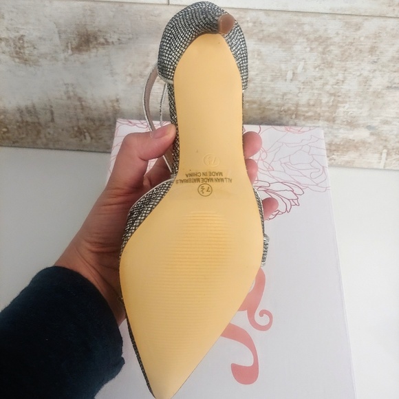 Journee collection women's "zeta" stilleto Silver - Picture 6 of 6